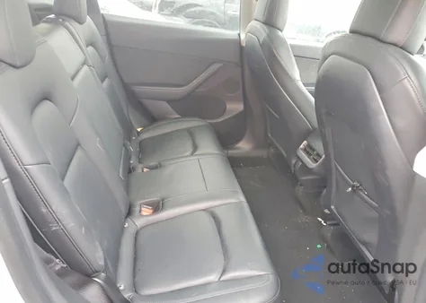 2021 Tesla Model Y z USA, uszkodzony, nr VIN 5YJYGDEE5MF106851